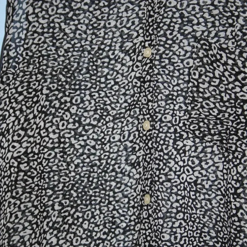 Aeropostale Sleeveless Black and White Animal Print Button Up Front Shirt XL - Picture 4 of 13